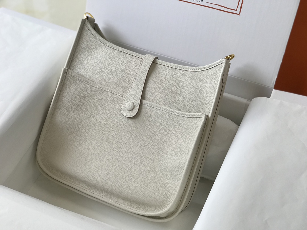 Hermes Evelyne III 29 PM Shoulder Bag In White Clemence Leather